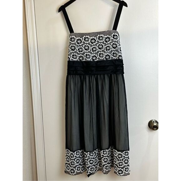 R & M Richards Dresses & Skirts - R & M Richards size 20W white and black dress